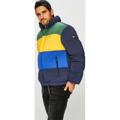 Tommy Jeans - Kurtka puchowa. Niebieskie kurtki męskie marki Tommy Jeans, m, z jeansu. W wyprzedaży za 1099,00 zł.