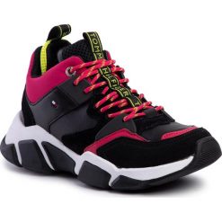 Sneakersy TOMMY HILFIGER - Mid Cut Chunky Sneaker FW0FW04611 Black BDS. Czarne półbuty damskie TOMMY HILFIGER, z zamszu. Za 579,00 zł.