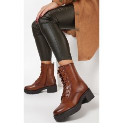 Camelowe Botki Coradise. Brązowe botki damskie Born2be, bez obcasa, na płaskiej podeszwie, bez zapięcia. Za 149,99 zł.