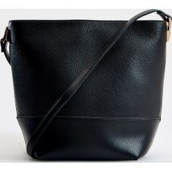 Torebka crossbody - Czarny. Czarne torebki klasyczne damskie Mohito, bez wzorów, bez dodatków. W wyprzedaży za 59,99 zł.