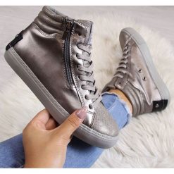 Trampki wysokie damskie srebrne Big Star BB274730 - srebrny. Szare trampki i tenisówki damskie BIG STAR, bez wzorów, bez zapięcia. Za 85,00 zł.