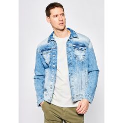 Kurtka jeansowa Guess M01N14 D3Y92. Niebieskie kurtki męskie Guess, xl, z aplikacjami, z bawełny, bez kaptura. W wyprzedaży za 399,00 zł.