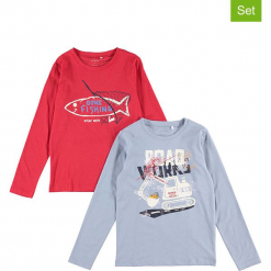 Koszulki (2 szt.) "Victor" w kolorze niebieskim i czerwonym. Czerwone t-shirty chłopięce z długim rękawem Name it Kids, z bawełny. W wyprzedaży za 47,95 zł.
