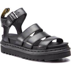 Sandały DR. MARTENS - Blaire 24191001 Black. Czarne klapki damskie Dr. Martens, bez wzorów, ze skóry, bez obcasa. Za 599,00 zł.