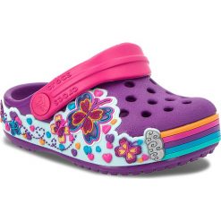 Klapki CROCS - Cb Fun Lab Graphic Clg K 204983 Amethyst. Fioletowe sandały dziewczęce Crocs, z tworzywa sztucznego, bez zapięcia. Za 129,00 zł.