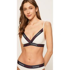 Tommy Hilfiger - Biustonosz. Białe biustonosze TOMMY HILFIGER, z aplikacjami, z elastanu. W wyprzedaży za 129,90 zł.