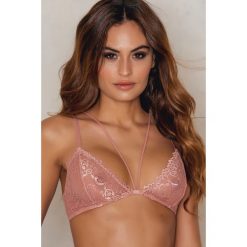 Biustonosze bardotka: NA-KD Lingerie Koronkowy biustonosz z dwoma paseczkami – Pink