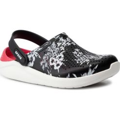 Klapki CROCS - Literide Hyper Floral Clog 205848 Floral/Black. Czarne klapki damskie Crocs, bez wzorów, z tworzywa sztucznego, bez obcasa. Za 239,00 zł.