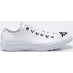 Converse - Tenisówki. Białe trampki i tenisówki damskie marki Converse, z gumy, na sznurówki. W wyprzedaży za 259,90 zł.