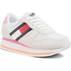 Sneakersy TOMMY JEANS - Flatform Runner Colour Sneaker EN0EN00790 White YBS. Białe półbuty damskie Tommy Jeans, z jeansu. Za 399,00 zł.
