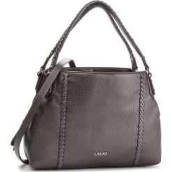 Torebka LIU JO - M Shoulder Bag Cere N68049 E0033 Grape Juice met. 04203. Szare torebki klasyczne damskie marki Liu Jo, bez wzorów, ze skóry ekologicznej, klasyczne, duże, bez dodatków. W wyprzedaży za 339,00 zł.