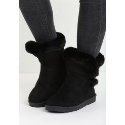 Czarne Śniegowce Nit-Pick. Czarne buty zimowe damskie marki Cropp. Za 79,99 zł.
