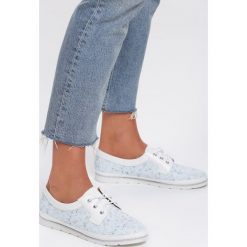 Niebieskie Półbuty Do You Like It. Niebieskie półbuty damskie Renee, bez wzorów, ze skóry, bez obcasa, na płaskiej podeszwie, na sznurówki. Za 49,99 zł.