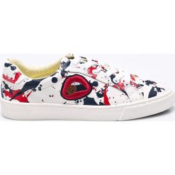 Wrangler - Buty Peggy. Białe buty sportowe damskie Wrangler, bez wzorów, z gumy, sportowe. W wyprzedaży za 159,90 zł.