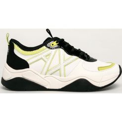 Armani Exchange - Buty. Białe buty sportowe damskie Armani Exchange, bez wzorów, z gumy, sportowe. W wyprzedaży za 649,90 zł.