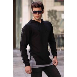 Bluza męska JOHN BLACK. Czarne bluzy męskie Bluza męska JOHN BLACK, s, bez wzorów, bez kołnierzyka, bez rękawów, bez kaptura. W wyprzedaży za 79,00 zł.