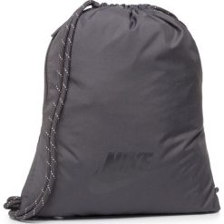 Plecak NIKE - BA5901 082 Szary. Szare plecaki męskie Nike, bez wzorów, z materiału, sportowe. Za 79,00 zł.