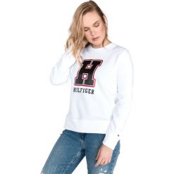 Tommy Hilfiger Tula Bluza Biały. Białe bluzy damskie TOMMY HILFIGER, l, z nadrukiem, z bawełny, bez rękawów, bez kaptura. Za 516,95 zł.