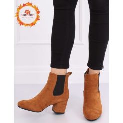 Sztyblety na obcasie camel 2208-132 CAMEL. Brązowe botki damskie obuwie damskie, z zamszu, klasyczne, bez obcasa, na obcasie, bez zapięcia. Za 109,01 zł.
