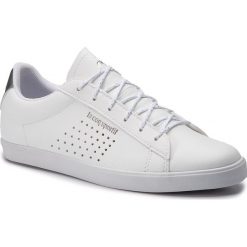 Sneakersy LE COQ SPORTIF - Agate Metallic 1910498 Optical White/Old Silver. Białe półbuty damskie le coq sportif, ze skóry ekologicznej. W wyprzedaży za 209,00 zł.