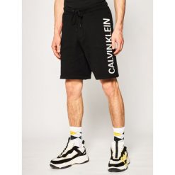 Szorty sportowe Calvin Klein Jeans Logo J30J315252. Czarne spodenki sportowe męskie Calvin Klein Jeans, xxl, bez wzorów, z bawełny, sportowe. Za 269,00 zł.