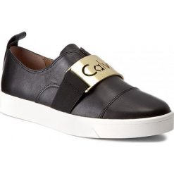 Tenisówki Calvin Klein Ilona E5681. Czarne półbuty damskie Calvin Klein, bez wzorów, bez zapięcia. W wyprzedaży za 369,00 zł.