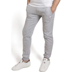 LE COQ SPORTIF ESSENTIALS SLIM > 1810511. Spodnie męskie le coq sportif, xxl, bez wzorów, z bawełny, klasyczne. W wyprzedaży za 199,99 zł.