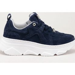 GOE - Buty skórzane. Niebieskie buty sportowe damskie GOE, bez wzorów, ze skóry, sportowe. Za 369,90 zł.