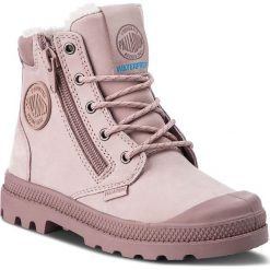 Trapery PALLADIUM - Pampa Hi Cuff Wps 53477-659-M Fawn/Antler. Różowe śniegowce dziewczęce Palladium, bez zapięcia. W wyprzedaży za 279,00 zł.