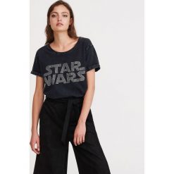 T-shirt Star Wars - Szary. Szare t-shirty damskie Reserved, s, z motywem z bajki, retro, bez kołnierzyka. Za 49,99 zł.