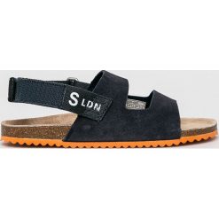 Pepe Jeans - Sandały dziecięce. Niebieskie sandały chłopięce Pepe Jeans, z jeansu, bez zapięcia. W wyprzedaży za 99,90 zł.