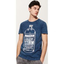 T-shirt z nadrukiem - Wielobarwny. Szare t-shirty męskie House, s, z nadrukiem, bez kołnierzyka. Za 39,99 zł.