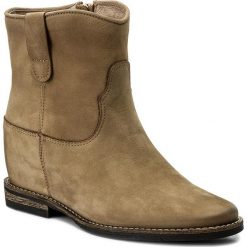 Botki CARINII - B4125 J69-000-PSK-B89. Brązowe buty zimowe damskie Carinii, z materiału, na obcasie. W wyprzedaży za 219,00 zł.