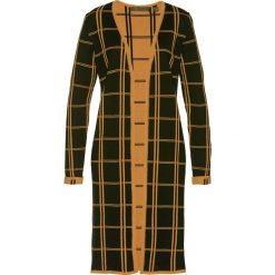 Długi sweter bez zapięcia bonprix czarno-wielbłądzia wełna w kratę. Czarne swetry damskie bonprix, bez wzorów, z wełny, eleganckie, z długim rękawem, długie, bez kaptura. Za 129,99 zł.