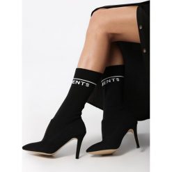 Czarne Botki Just Stop!. Czarne botki damskie Born2be, bez obcasa, na obcasie, bez zapięcia. Za 79,99 zł.