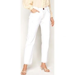 Jeansy Regular Fit One Teaspoon Whte Beaut Truckers 23284. Białe jeansy damskie One Teaspoon, bez wzorów, z jeansu. W wyprzedaży za 369,00 zł.