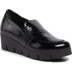 Półbuty LASOCKI - ARC-FRIDA-01 Black. Czarne półbuty damskie Lasocki, bez wzorów, ze skóry, bez obcasa, na koturnie, bez zapięcia. Za 169,99 zł.