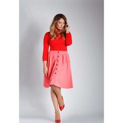 Malinowa Rozkloszowana Zapinana na Guzki Spódnica Midi PLUS SIZE. Różowe spódniczki damskie Molly.pl, xl, bez wzorów, plus size, długie, midi, rozkloszowane. Za 148,90 zł.