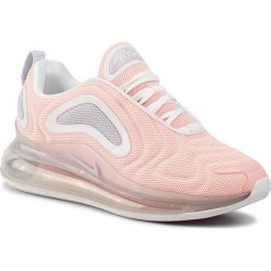 Buty NIKE - Air Max 720 AR9293 603 Bleached Coral/Summit White. Różowe półbuty damskie Nike, na co dzień, bez wzorów, z tworzywa sztucznego, bez obcasa, na płaskiej podeszwie, bez zapięcia. W wyprzedaży za 579,00 zł.