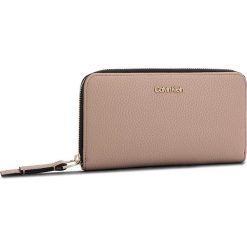 Duży Portfel Damski CALVIN KLEIN - Ck Base Large Zip Around Xl K60K604501 007. Brązowe portfele damskie Calvin Klein, ze skóry ekologicznej. Za 299,00 zł.