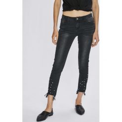 Answear - Jeansy. Czarne jeansy damskie skinny marki ANSWEAR, s, z elastanu. W wyprzedaży za 79,90 zł.