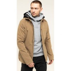 Kurtka snowboardowa Billabong Fastplant Q6JM02 BIF9. Pomarańczowe kurtki sportowe męskie Billabong, xl, bez wzorów, z elastanu, bez kaptura, narciarskie. W wyprzedaży za 519,00 zł.