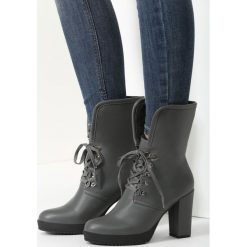 Szare Botki Fast Girl. Szare botki damskie vices, ze skóry, na wysokim obcasie, na słupku, na sznurówki. Za 79,99 zł.