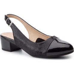 Sandały CAPRICE - 9-29502-22 Black Rept.Com 013. Czarne klapki damskie Caprice, bez wzorów, ze skóry, bez obcasa, na obcasie. Za 269,90 zł.