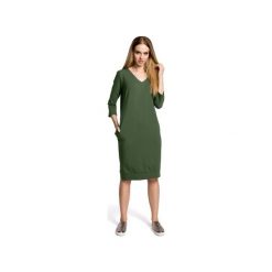 M371 Sukienka pudełkowa z dekoltem w serek. Sukienki damskie Moe, na co dzień, xxl, moro, z elastanu, militarne, z dekoltem w serek, bez rękawów. Za 145,00 zł.