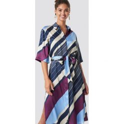MANGO Sukienka maxi Amandi - Blue. Szare długie sukienki marki Mango, na co dzień, l, z tkaniny, casualowe, z dekoltem halter, na ramiączkach, rozkloszowane. Za 283,95 zł.