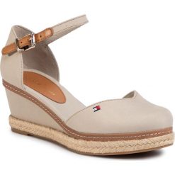 Espadryle TOMMY HILFIGER - FW0FW04787 AEP. Brązowe espadryle damskie TOMMY HILFIGER, bez wzorów, z tworzywa sztucznego, bez obcasa, na obcasie. Za 399,00 zł.