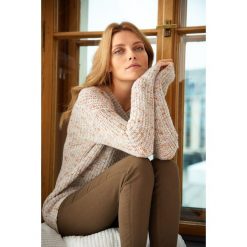Sweter o luźnym kroju. Swetry damskie Greenpoint, bez wzorów, z poliesteru, bez rękawów, bez kaptura. Za 129,99 zł.