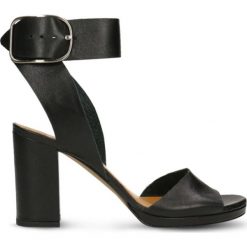 Sandały FUMI. Czarne sandały damskie Gino Rossi, w paski, ze skóry, eleganckie, na wysokim obcasie, na obcasie, z paskami, trekkingowe. Za 299,90 zł.