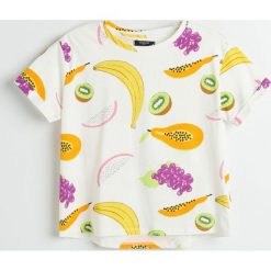 T-shirt z nadrukiem - Wielobarwny. T-shirty damskie Reserved, s, z nadrukiem, bez kołnierzyka. W wyprzedaży za 19,99 zł.